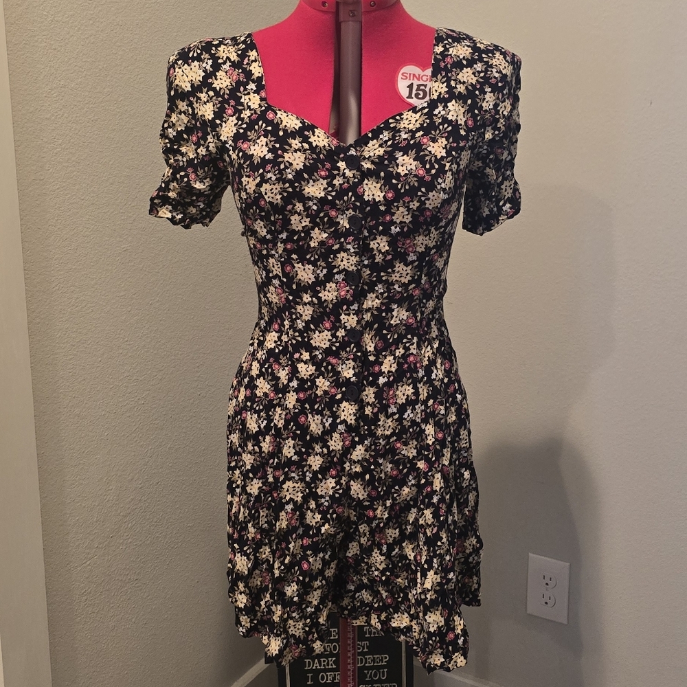 Vintahe Jump Black Floral Mini Romper